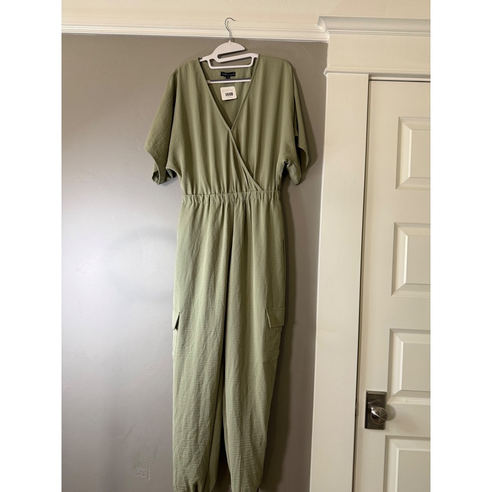 Wishlist Apparel Jana Jumper Sage Green Cargo Jumpsuit Women Medium NWT